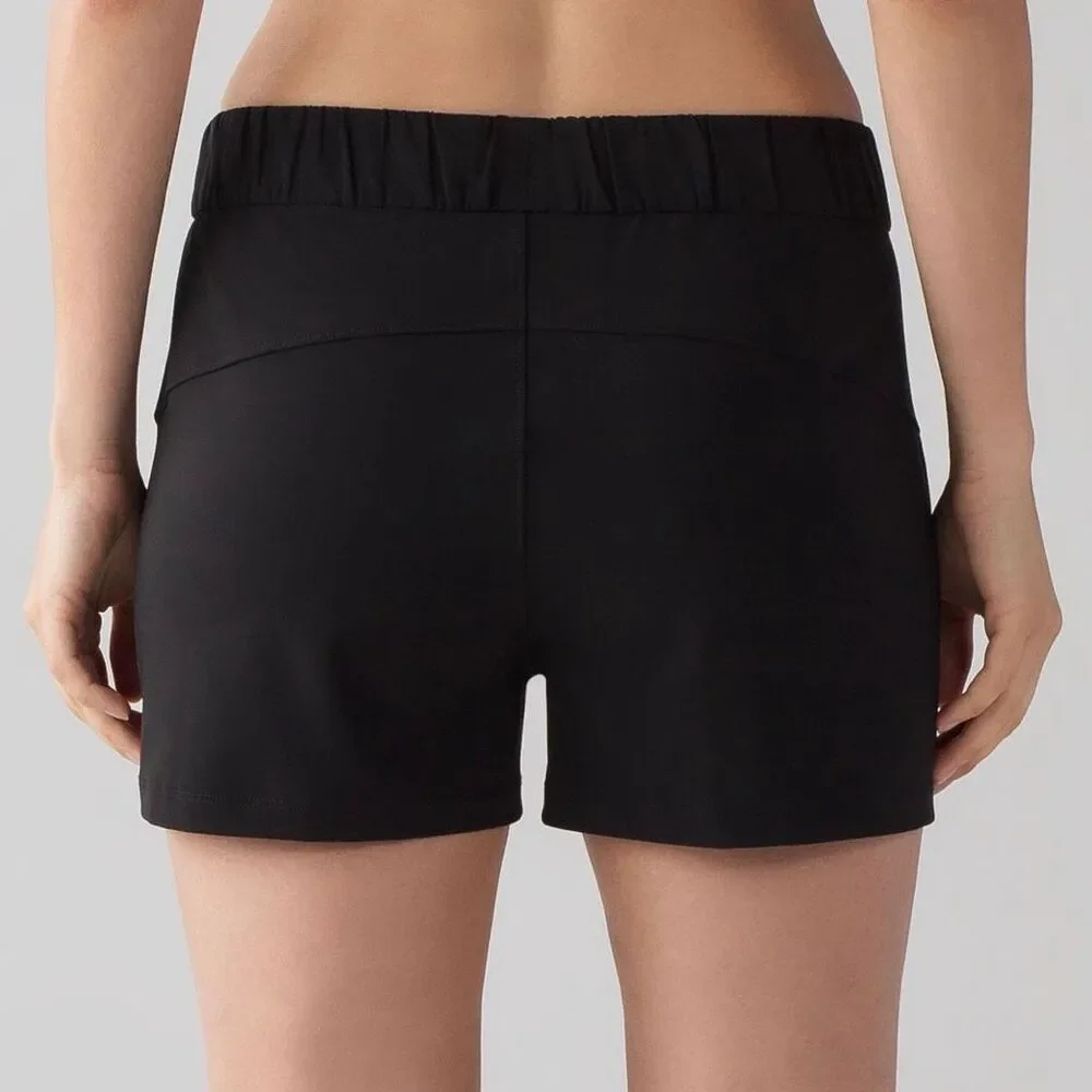 Lululemon On the Fly Short Woven 2.5